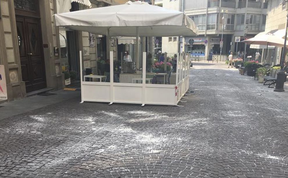 Tortona, quando la goliardia degenera: i ragazzi del Liceo “aggrediti” dai coetanei? La città “Imbiancata”