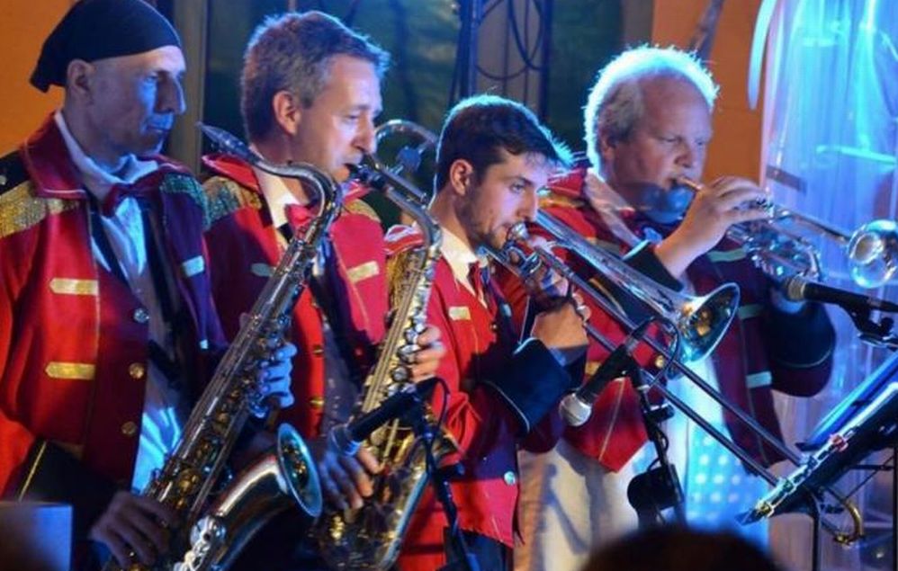 I Belli Fulminati nel Bosco domenica in concerto gratis a Diano Marina sul Molo delle tartarughe