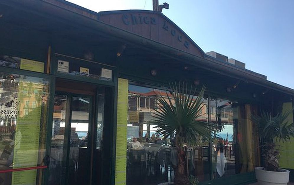 Un grave incendio distrugge il ristorante Chica Loga a Bordighera sul lungomare Argentina