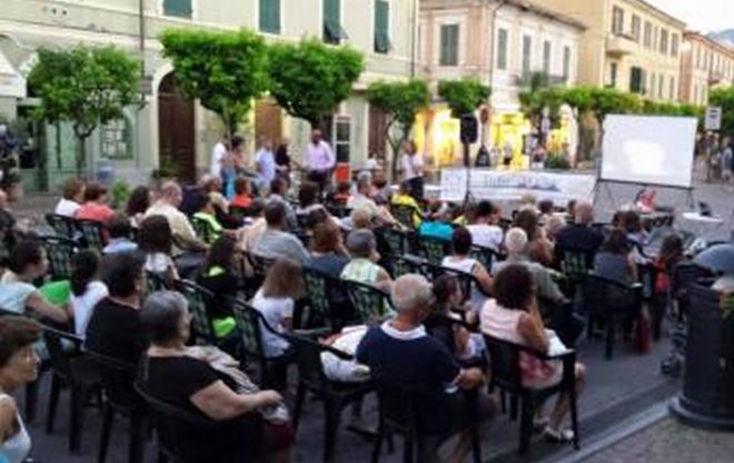 Due appuntamenti mercoledì a Diano Marina: “Balliamoci l’estate” con Gianni Rossi e “Diano Sottomarina” con InfoRmare