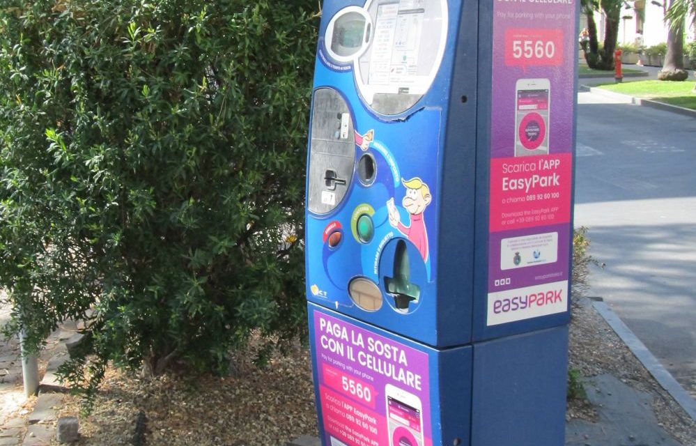 A Diano Marina adesso la sosta si paga col telefonino grazie ad Easy Park e si può allungare o accorciare a piacimento