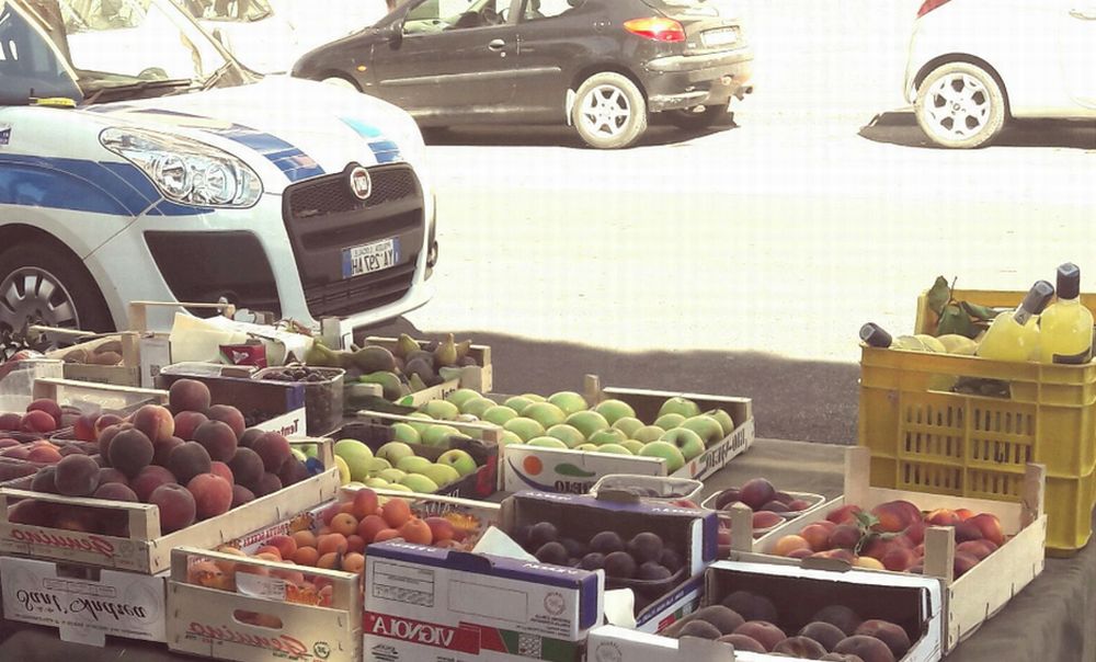 Italiano di 59 anni denunciato a Diano Marina perché vendeva frutta in barba alle norme igieniche