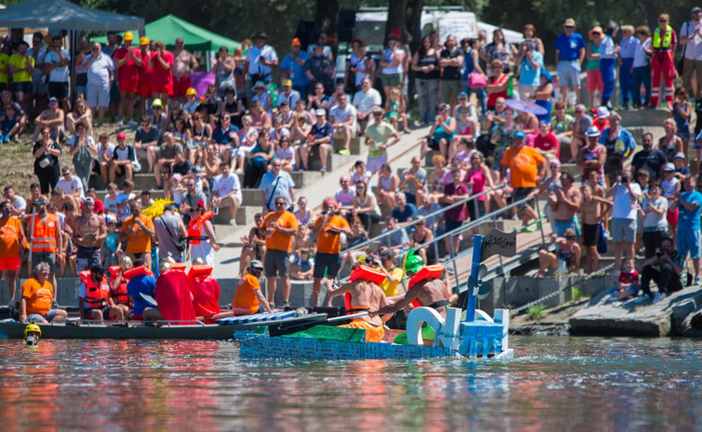 Più di 3 mila persone a Casale Monferrato per “Galleggia non galleggia”