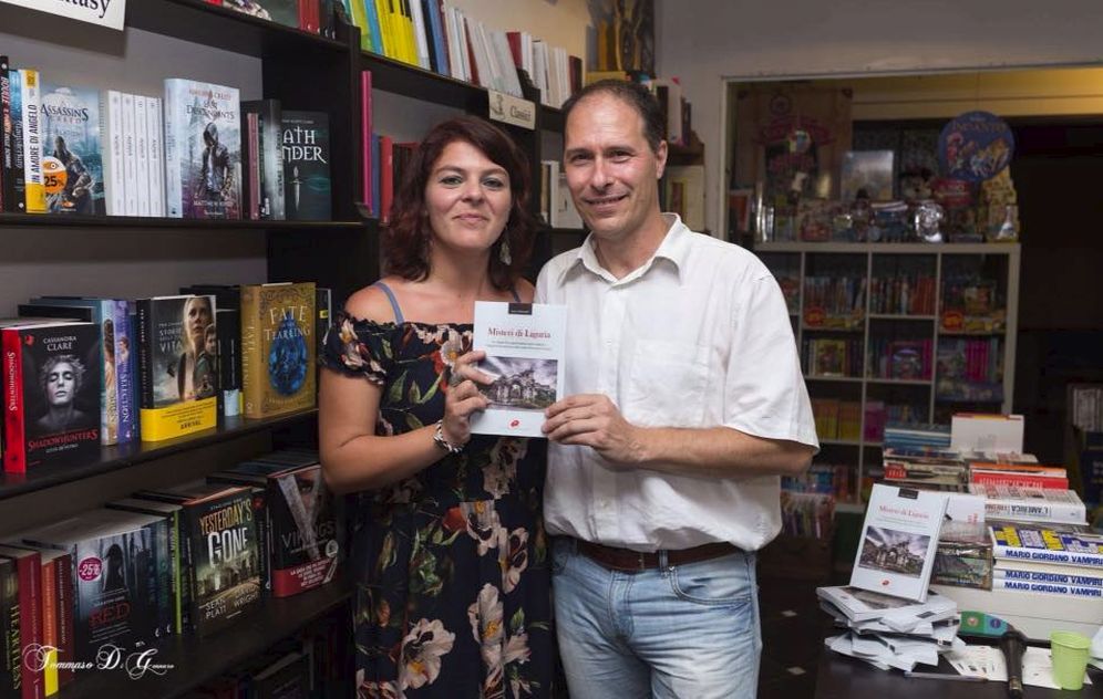A Diano Marina Luca Valentini e Mara Cacace hanno presentato il libro “Misteri di Liguria” alla libreria Mondadori