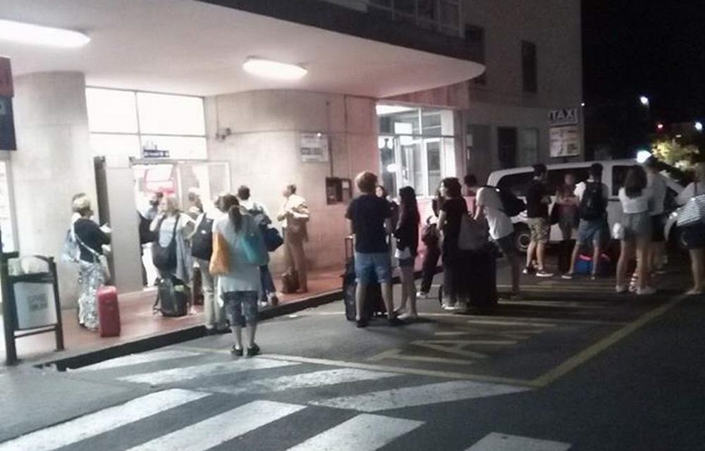 Odissea notturna di 40 viaggiatori dianesi e della provincia di Imperia lasciati a piedi alla stazione di Albenga. Parla una di loro