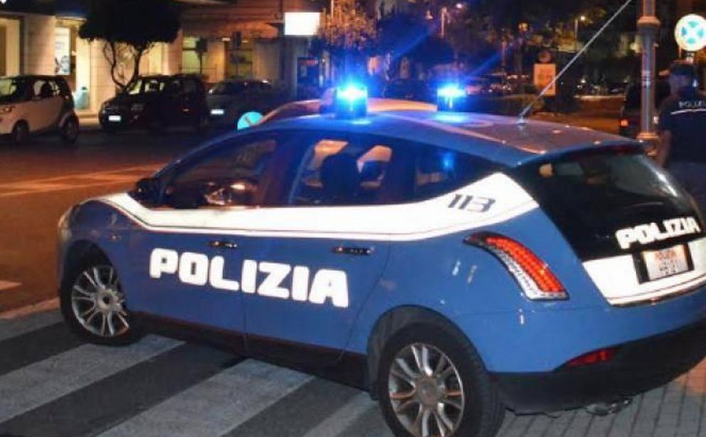 Donna di Imperia si mette con un marocchino di 25 anni e quando lui pesta l’ex fidanzato, lei assiste inerme