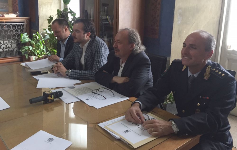 Ad Alessandria è cambiato il sindaco e con lui arriva l’ordinanza che vieta l’elemosina