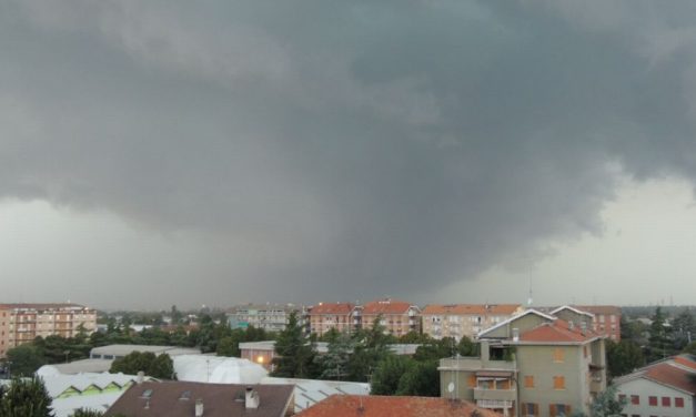 Violento temporale nella notte fra Tortona, Castelnuovo e Sale: 60 interventi dei pompieri