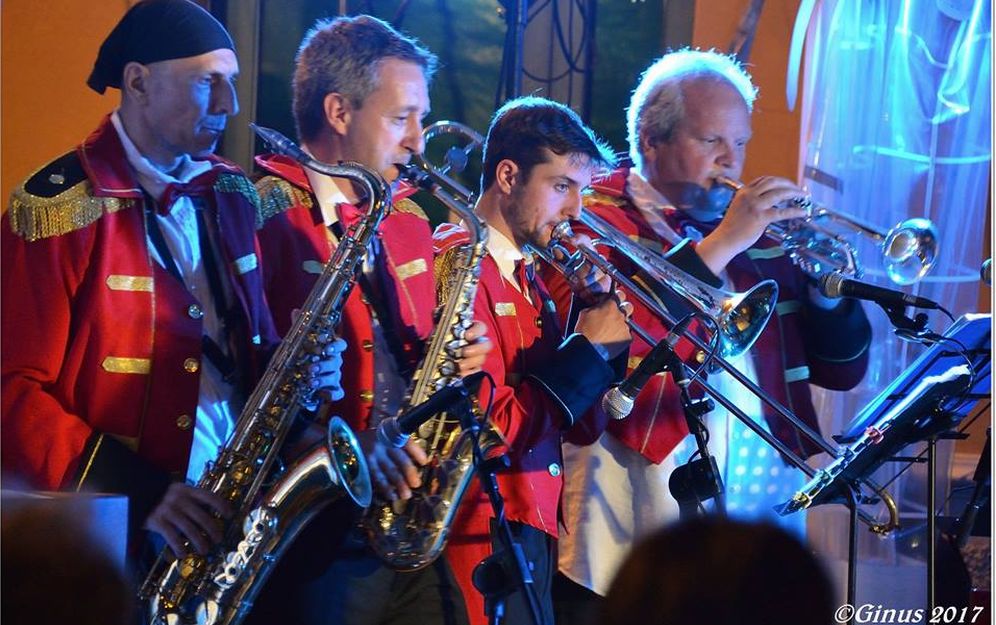 I “Belli fulminati nel Bosco” di Diano Marina, domenica in concerto in provincia di Savona