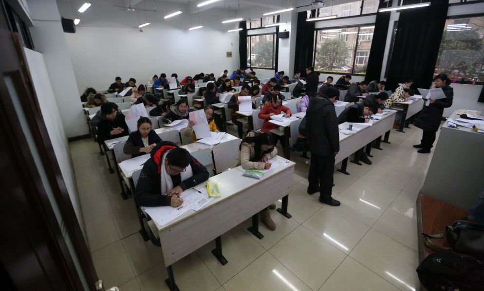 Tortonese di 30 anni si fa sostituire da un bergamasco all’esame della patente, ma l’inghippo viene scoperto