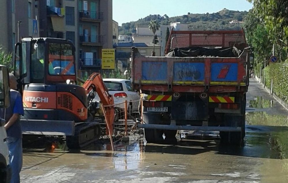 Si rompe di nuovo l’acquedotto, stavolta a Diano Marina, l’Amat non esclude una riduzione dell’afflusso di acqua