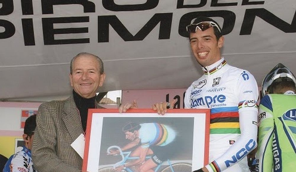 A Novi Ligure è  morto Teresio Ferrari il pittore dei campioni. Aveva immortalato Coppi e tanti altri