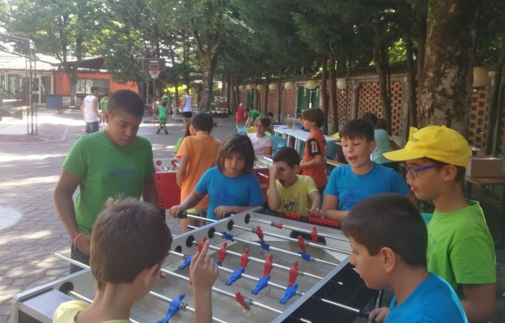 Ecco una Tortona diversa, vista dagli occhi di una mamma e di suo figlio dove regna l’amore e tutti sono felici….