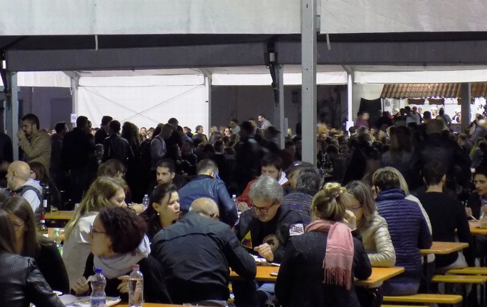 Festa del Vino e del Monferrato  40.000 al Mercato Pavia, 4.000 al Castello
