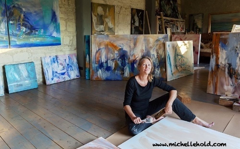 A Valenza si inaugura la mostra personale di Michelle Hold “Turning Inside” a cura di Carlo Pesce