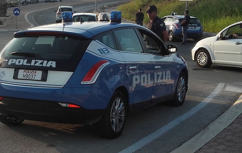 Imperia, tentato furto alla profumeria Limoni, la Polizia di Stato arresta l’autore