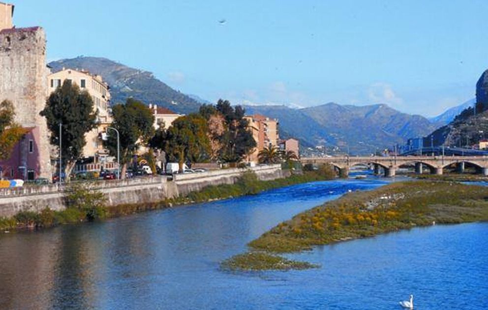 A Ventimiglia allontanati migranti dal fiume Roja, al via l’installazione di telecamere
