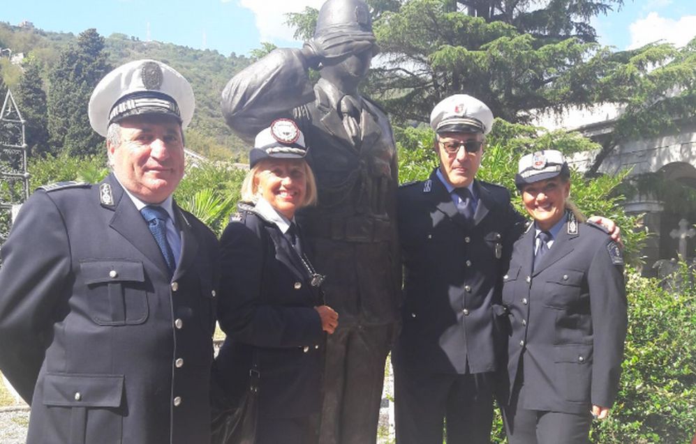I Vigili Urbani di Diano Marina a Genova in occasione della “Giornata della Memoria” per una toccante cerimonia