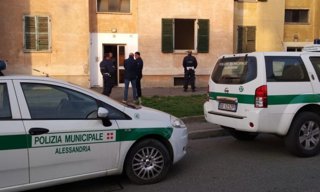 Animata discussione in piazza della Libertà ad Alessandria tra un italiano e uno straniero, i Vigili arrestano quest’ultimo