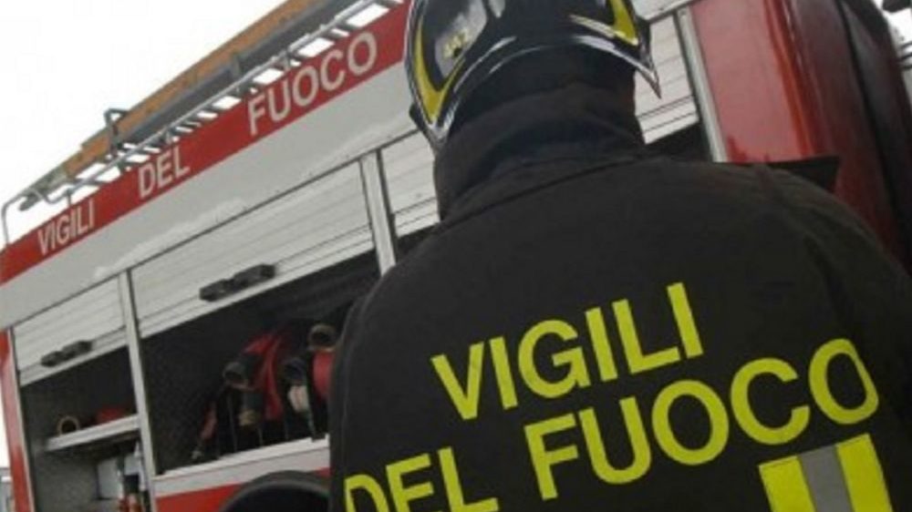 A fuoco un’ambulanza a Carbonara Scrivia, intervengono i pompieri