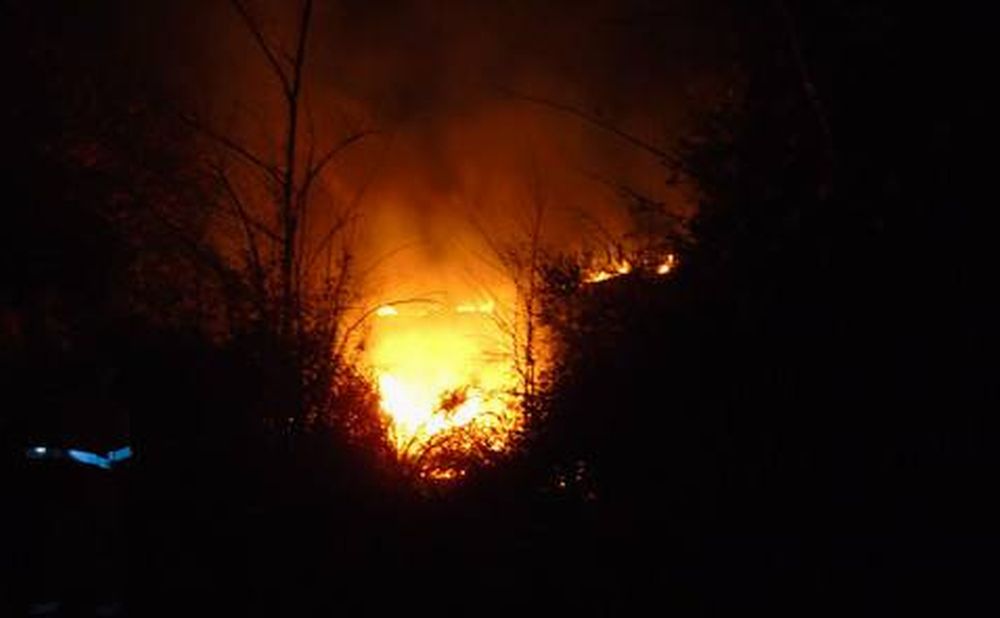 La Protezione Civile di Cervo ha spento in breve tempo questo incendio sul Ciapà: le sensazioni di un volontario
