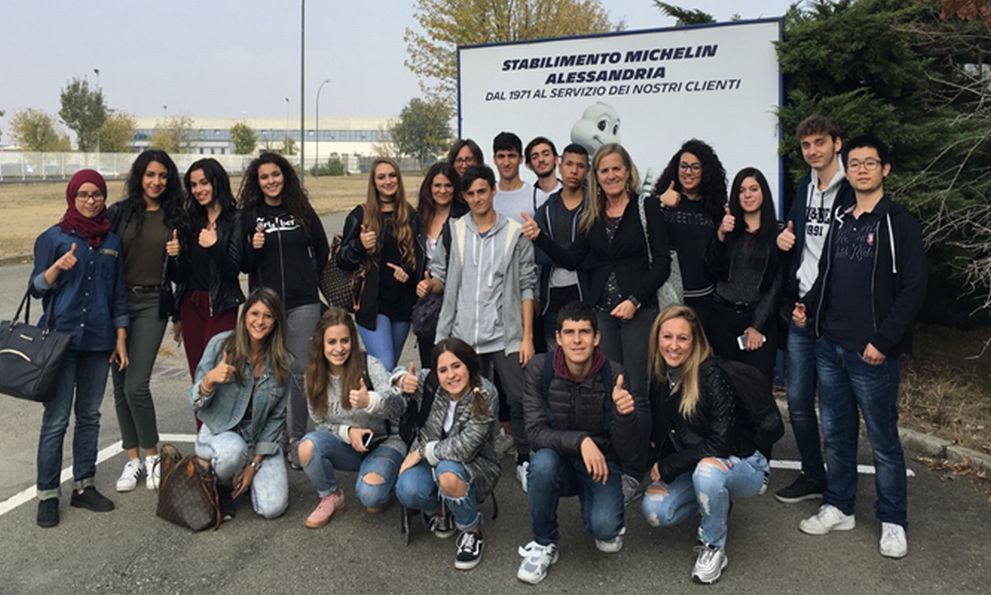 Gli studenti tortonesi del Carbone e del Marconi in visita alla Michelin di Alessandria