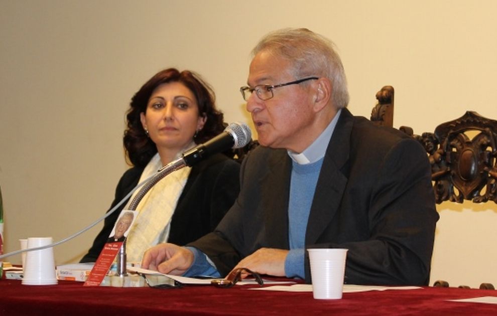 A Tortona presentato il libro “Tanto per cominciare. Per un primo approccio ai Vangeli”