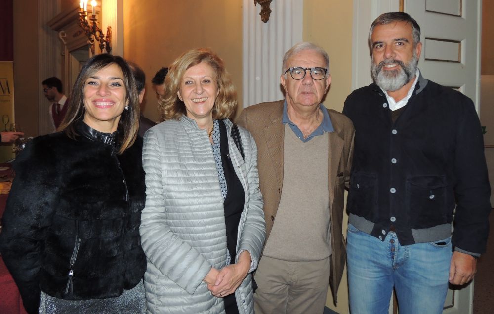 Un successo la “Prima” della nuova stagione al Teatro Civico di Tortona con Gene Gnocchi che coinvolge pure il presidente della Fondazione./Le immagini