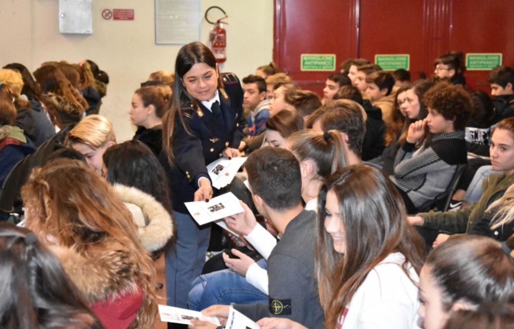 Ventimiglia, La Polizia di Stato promuove la campagna contro il disagio giovanile