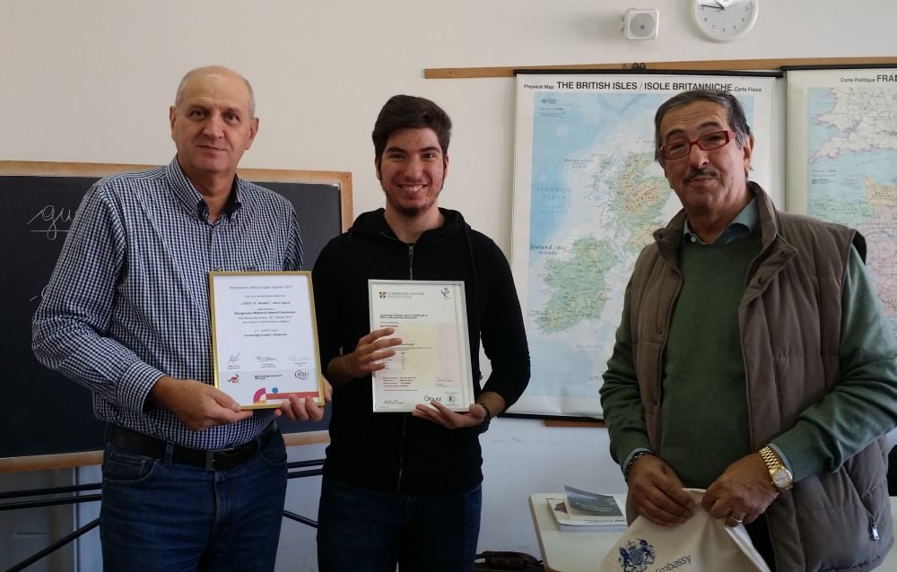 Matteo Rosso del Liceo Amaldi Premiato A Novi dal Presidente  del Kangorou Italia
