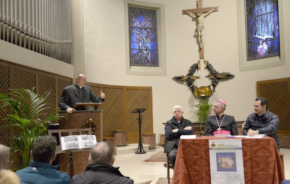 Alla chiesa di San Pietro di Voghera presentato il libro nei 50 anni della Parrocchia orionina col vescovo Vittorio Viola