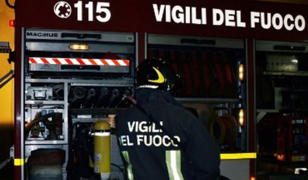 Incendio nell’hotel a Bordighera, i pompieri lavorano due ore