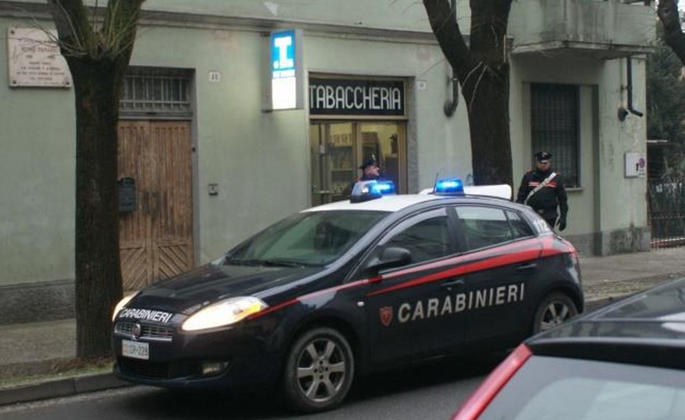 Tortona, banda di giovani minorenni (4 italiani e uno straniero) rapinano una tabaccheria e spaccano la gamba alla titolare, presi confessano
