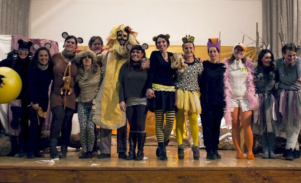 A Carbonara Scrivia stavolta sono stati i genitori a recitare la commedia natalizia per i bambini e non viceversa