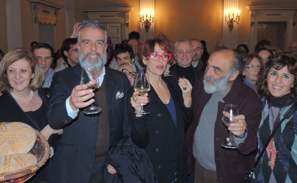 Teatro Civico di Tortona esaurito per uno strepitoso Alessandro Harber. Le immagini