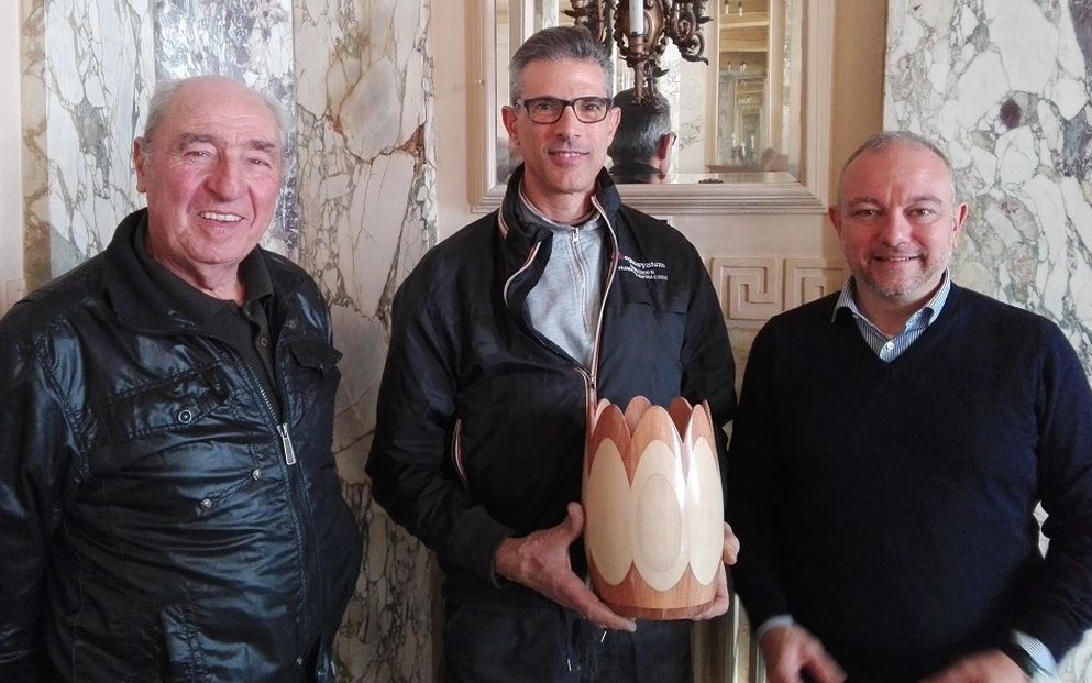 Un premio di artigianato artistico per il vincitore della maratona di Sanremo