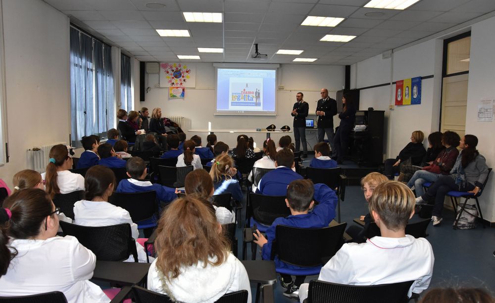 La Polizia di Ventimiglia nelle scuole per insegnare la legalità