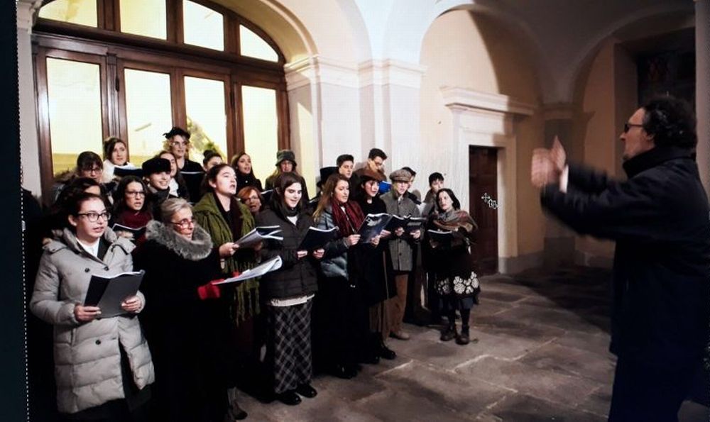 Le immagini della bella commedia natalizia andata in scena al teatro civico di Tortona
