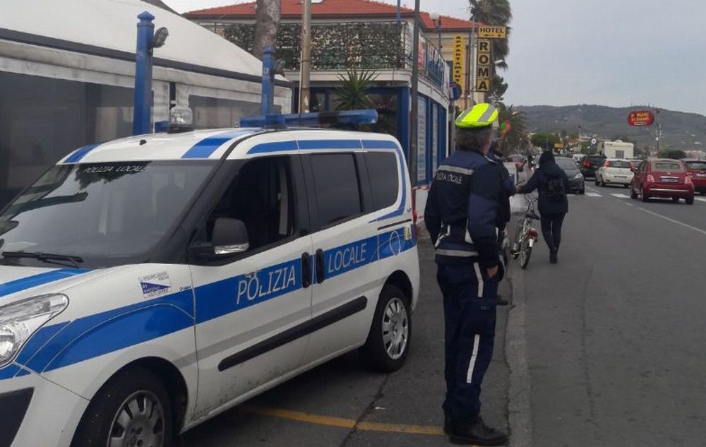La scure dei Vigili di Diano Marina sugli automobilisti: in un anno le multe sono aumentate del 33%