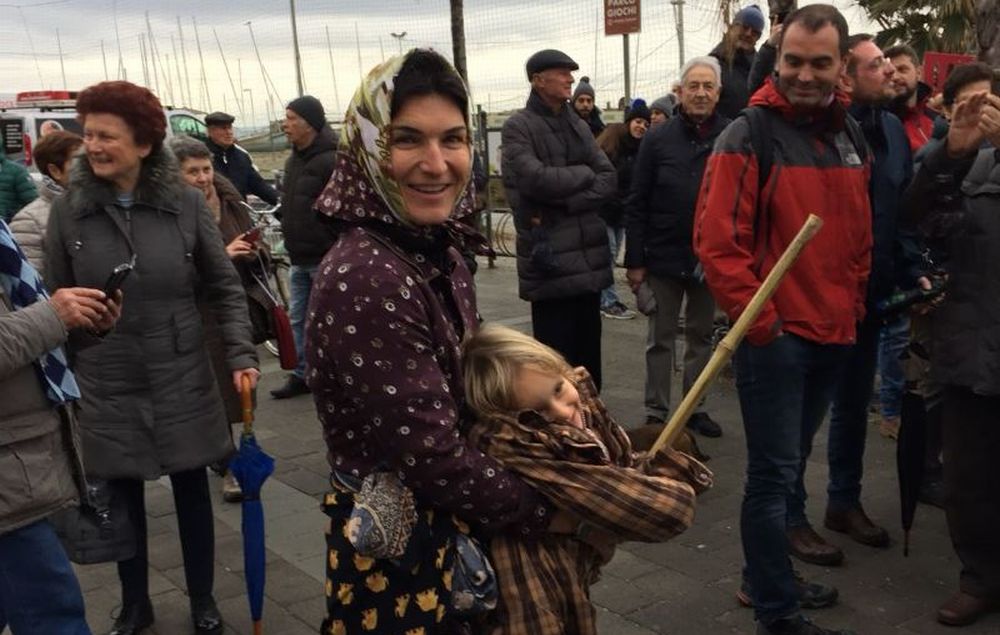 Le immagini della travolgente Festa della Befana a San Bartolomeo con tanto divertimento per grandi e piccini