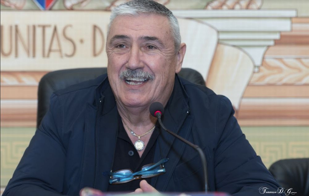 Il Sindaco di Diano marina ringrazia due coniugi tedeschi per la generosa donazione