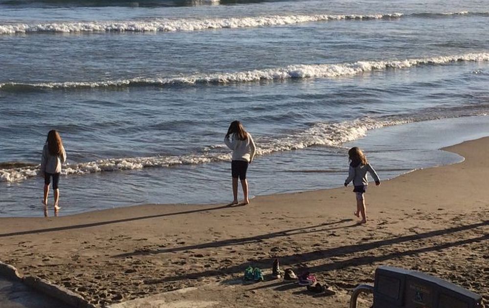 L’ associazione “Il Cuore di Martina”ha salvato una mamma e le sue bambine che vivevano in spiaggia a Diano Marina
