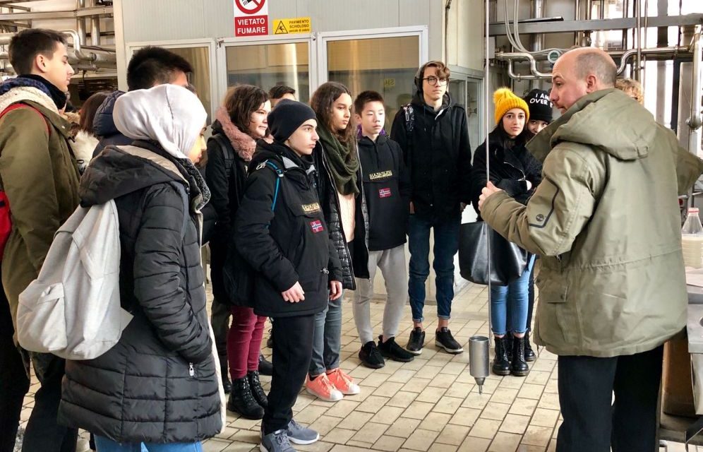 Gli studenti del Marconi di Tortona studiano presso la Centrale del Latte di Alessandria