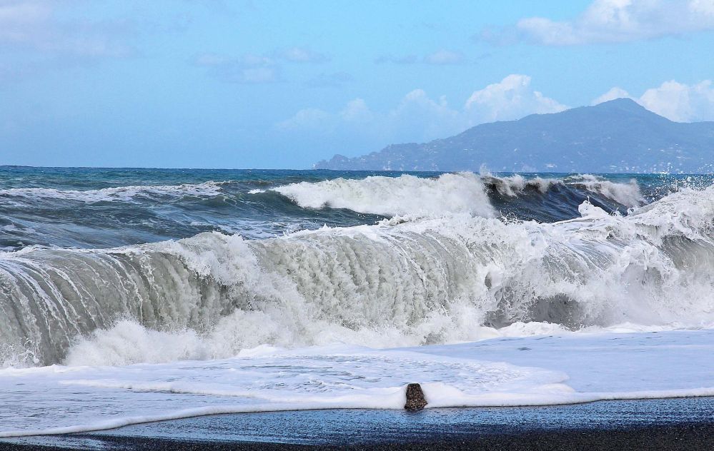 Anche nel Ponente Ligure tromba d’aria  e mareggiata storica mettono in ginocchio il settore della pesca locale