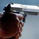 Giovane armato di pistola si aggira vicino ad una scuola di Voghera e finisce nei guai