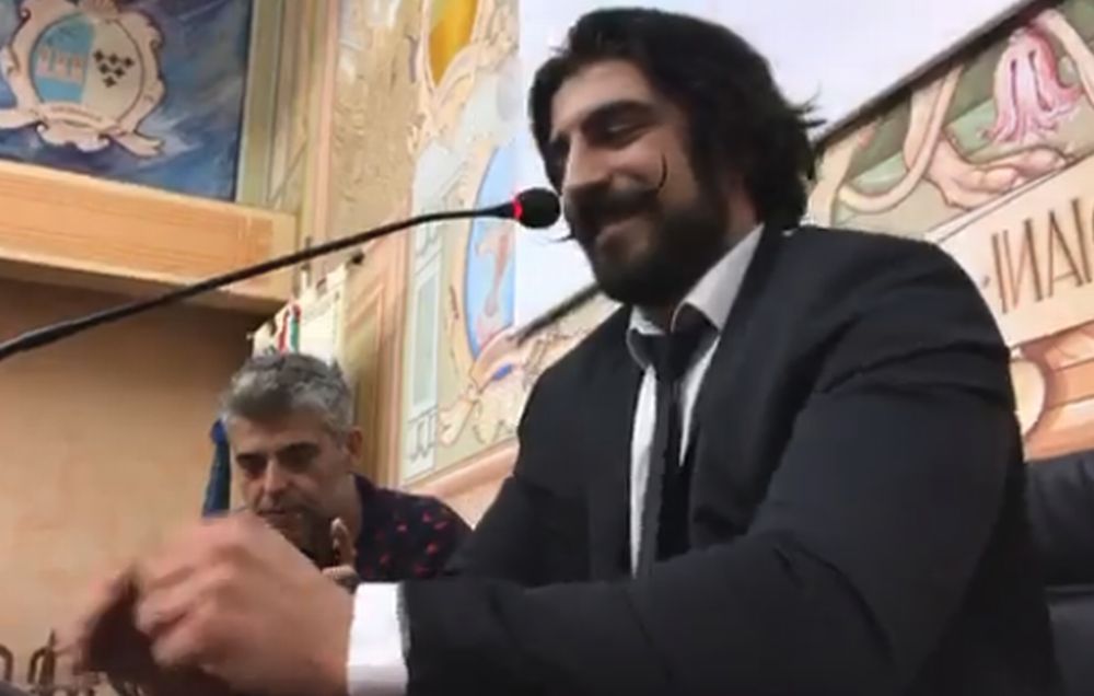 Un successo a Diano Marina la presentazione del nuovo singolo “Musicamore” del cantautore Simone Alessio
