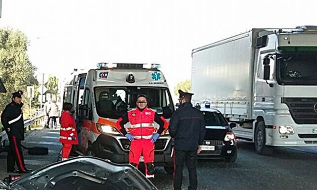 Tamponamento fra due camion e due auto alla periferia di Tortona, statale chiusa, ieri, per oltre mezz’ora