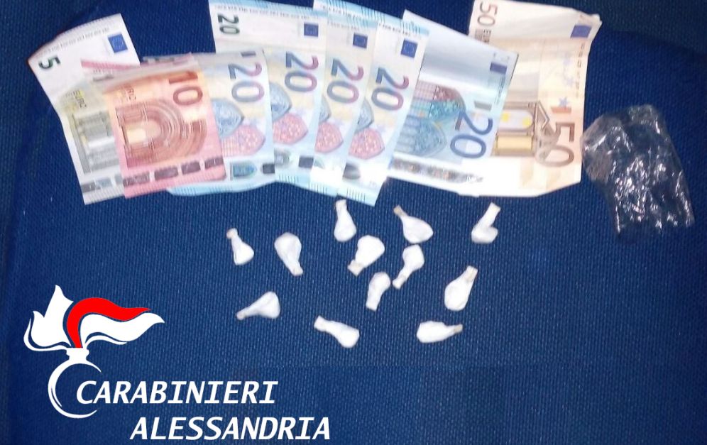 San Salvatore, Controllato alla guida di un auto, aveva addosso 12 dosi di cocaina