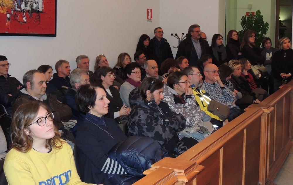 I commercianti di Tortona irrompono in Consiglio: lamentele, poche idee, nessuna voglia di cambiare e aprire la domenica