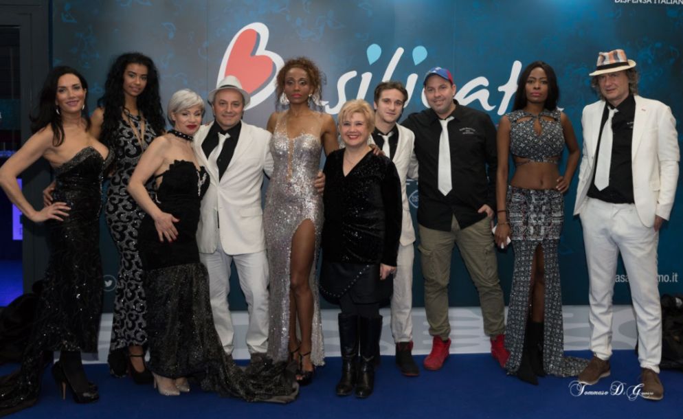 Incursione della Karibe band di Riva Faraldi a Sanremo, ed è un successo!